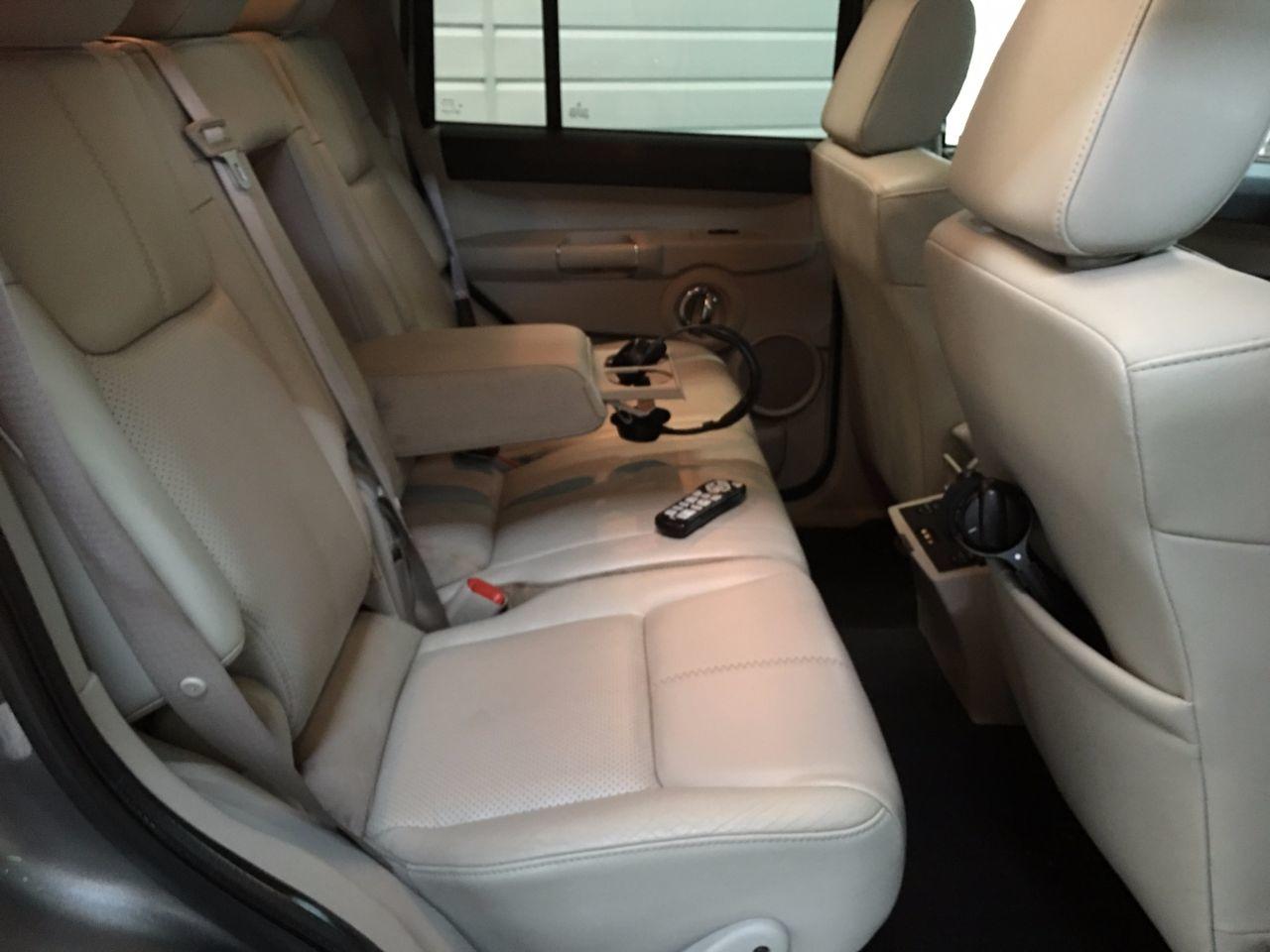 Jeep Commander 5.7 V8 Limited 5dr Automatic 7 Seater Estate Petrol Grey Metallic