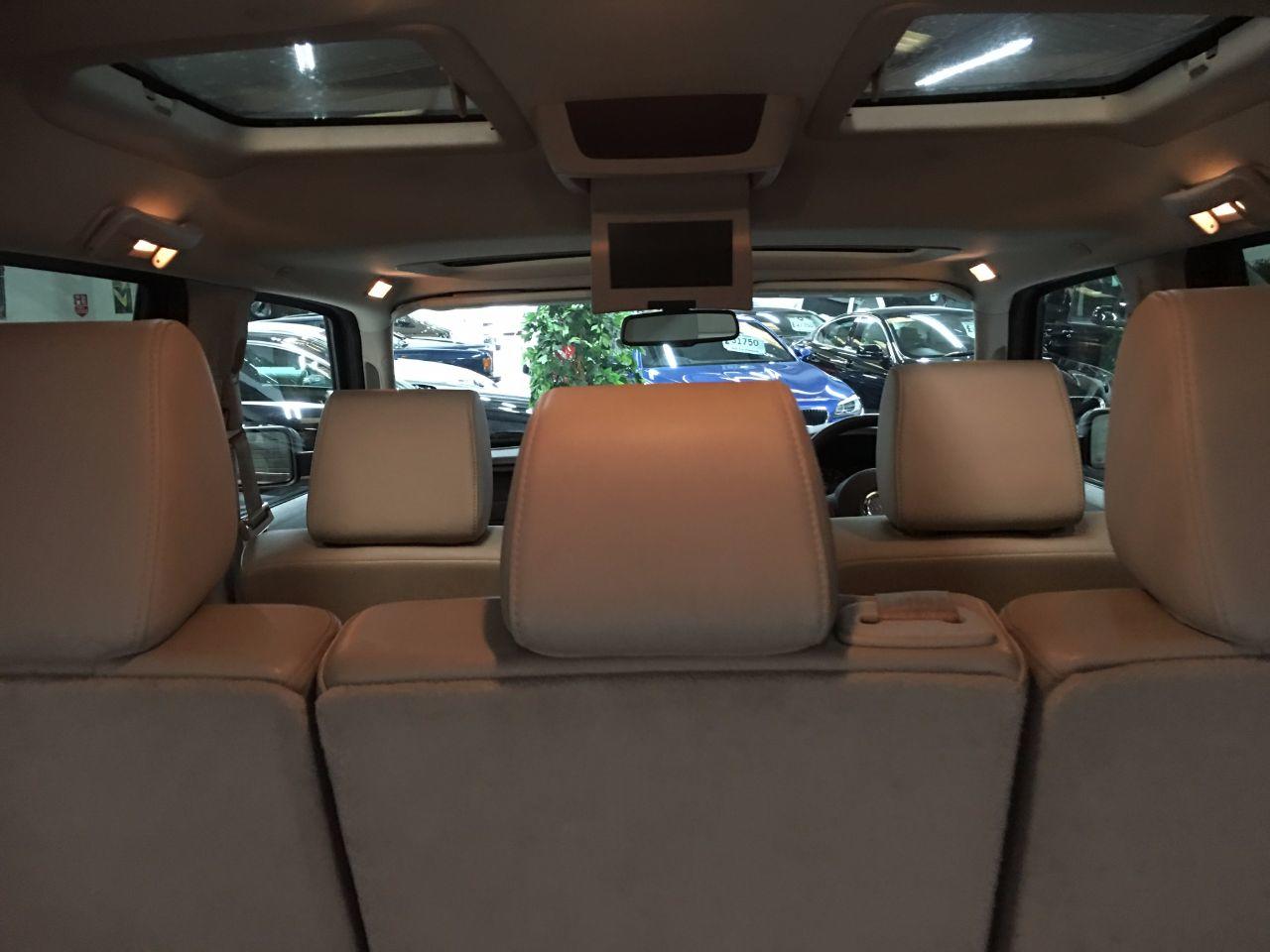 Jeep Commander 5.7 V8 Limited 5dr Automatic 7 Seater Estate Petrol Grey Metallic