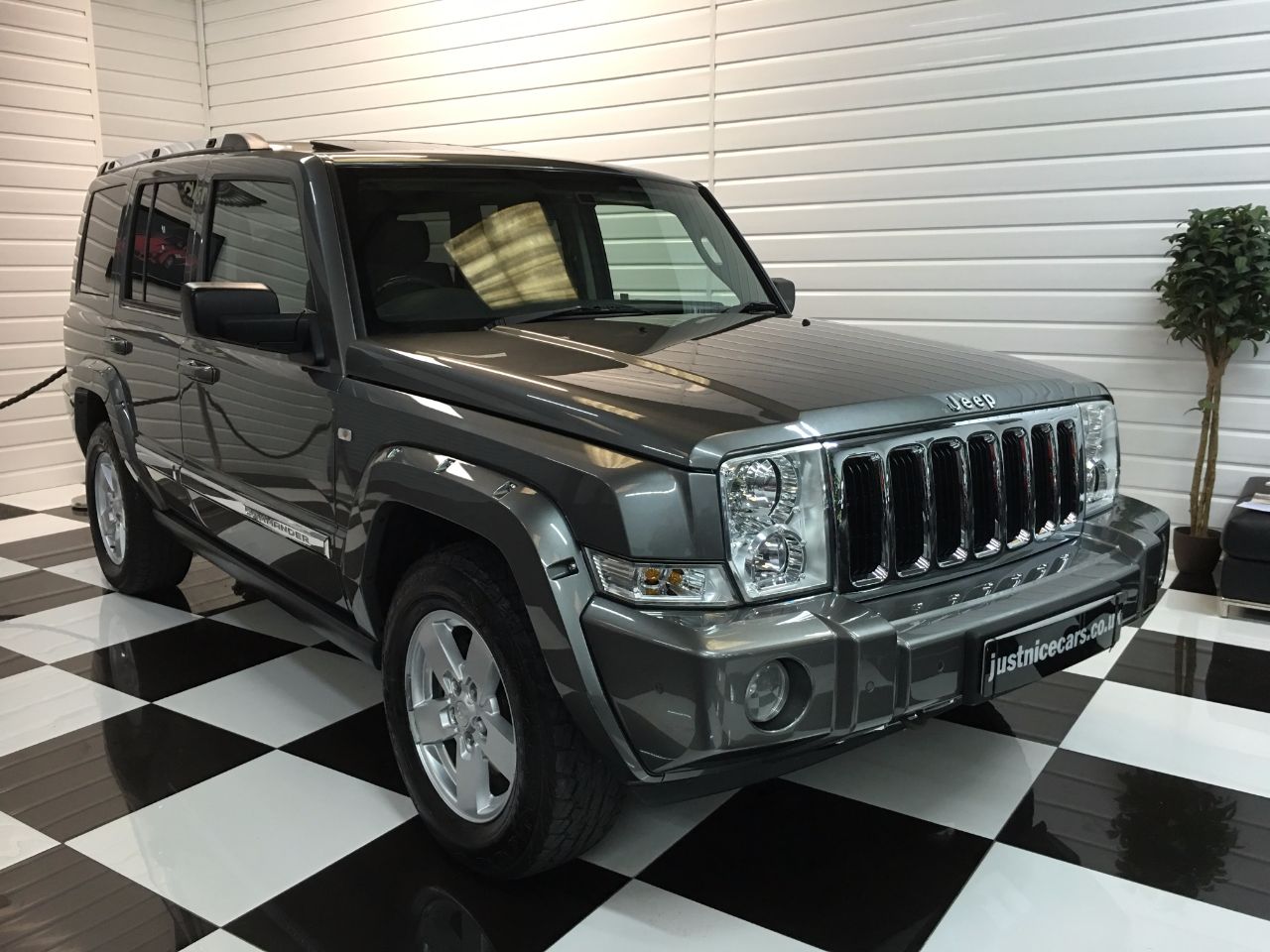 Jeep Commander 5.7 V8 Limited 5dr Automatic 7 Seater Estate Petrol Grey Metallic