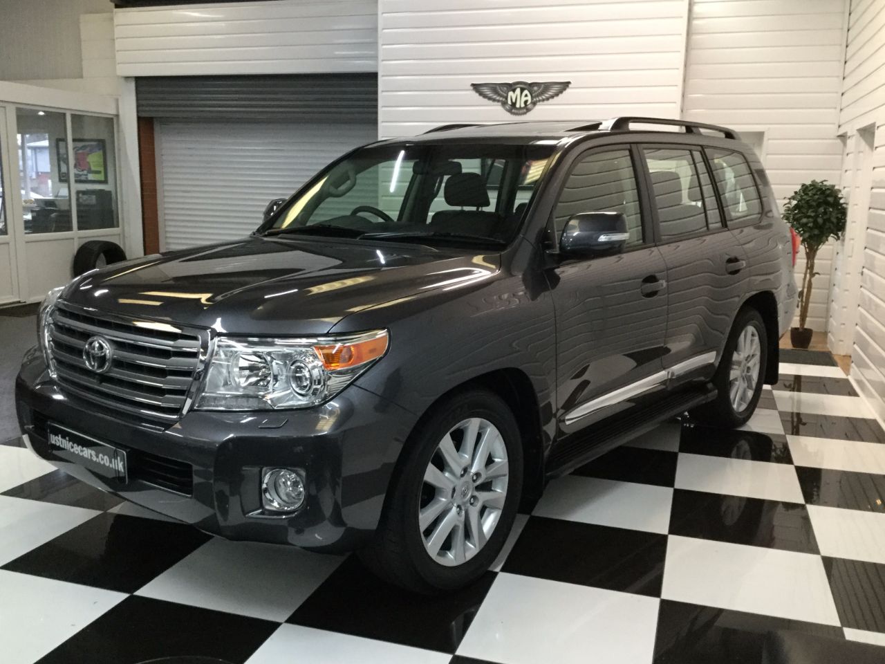 Toyota Land Cruiser 4.5 D-4D V8 5dr Auto Estate Diesel Grey Metallic