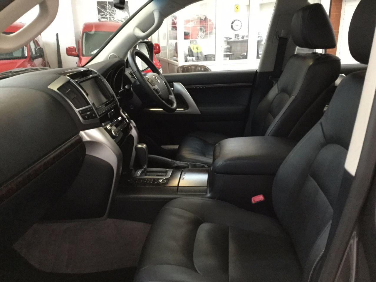 Toyota Land Cruiser 4.5 D-4D V8 5dr Auto Estate Diesel Grey Metallic
