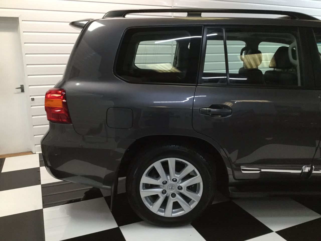Toyota Land Cruiser 4.5 D-4D V8 5dr Auto Estate Diesel Grey Metallic