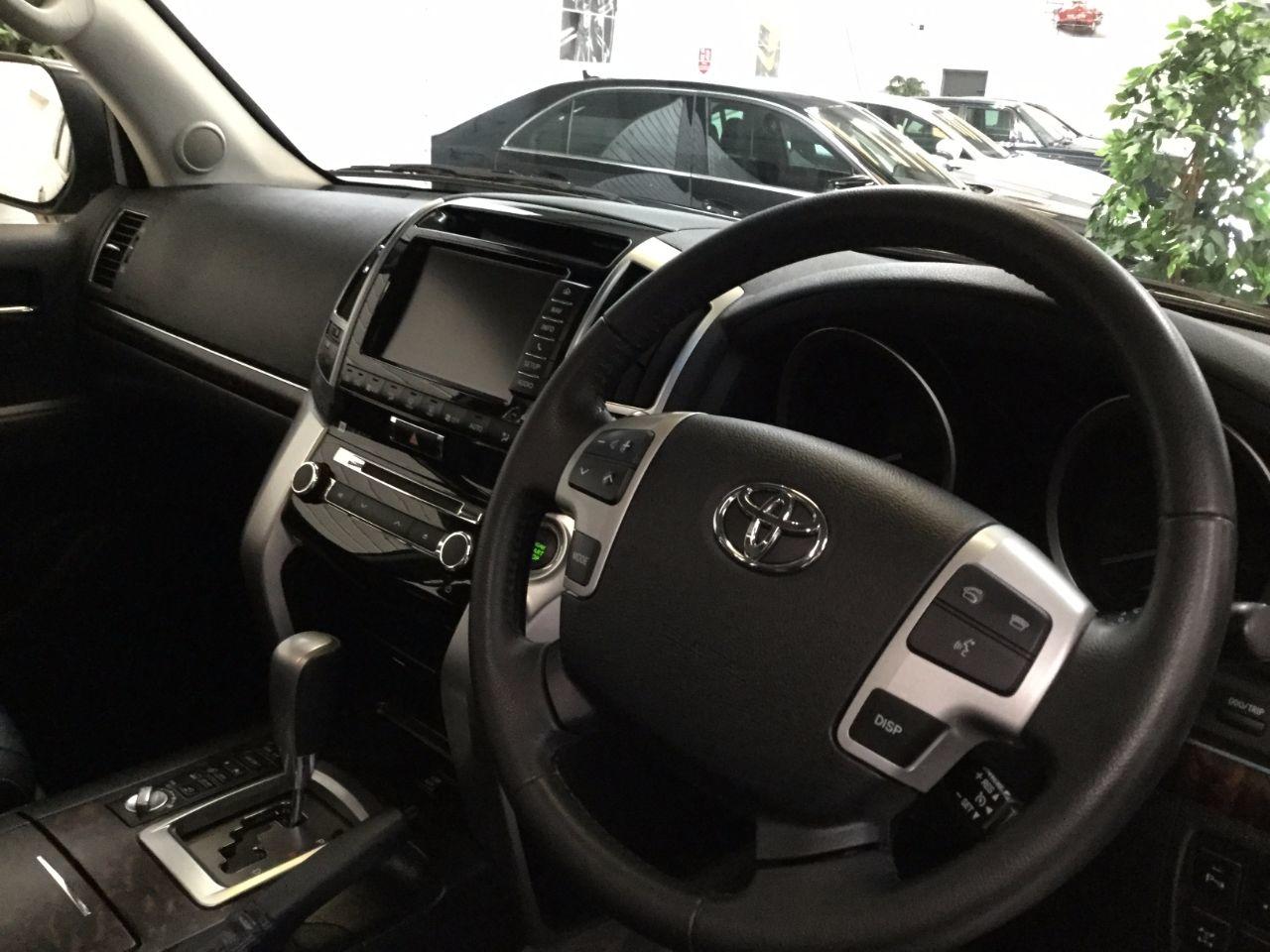 Toyota Land Cruiser 4.5 D-4D V8 5dr Auto Estate Diesel Grey Metallic