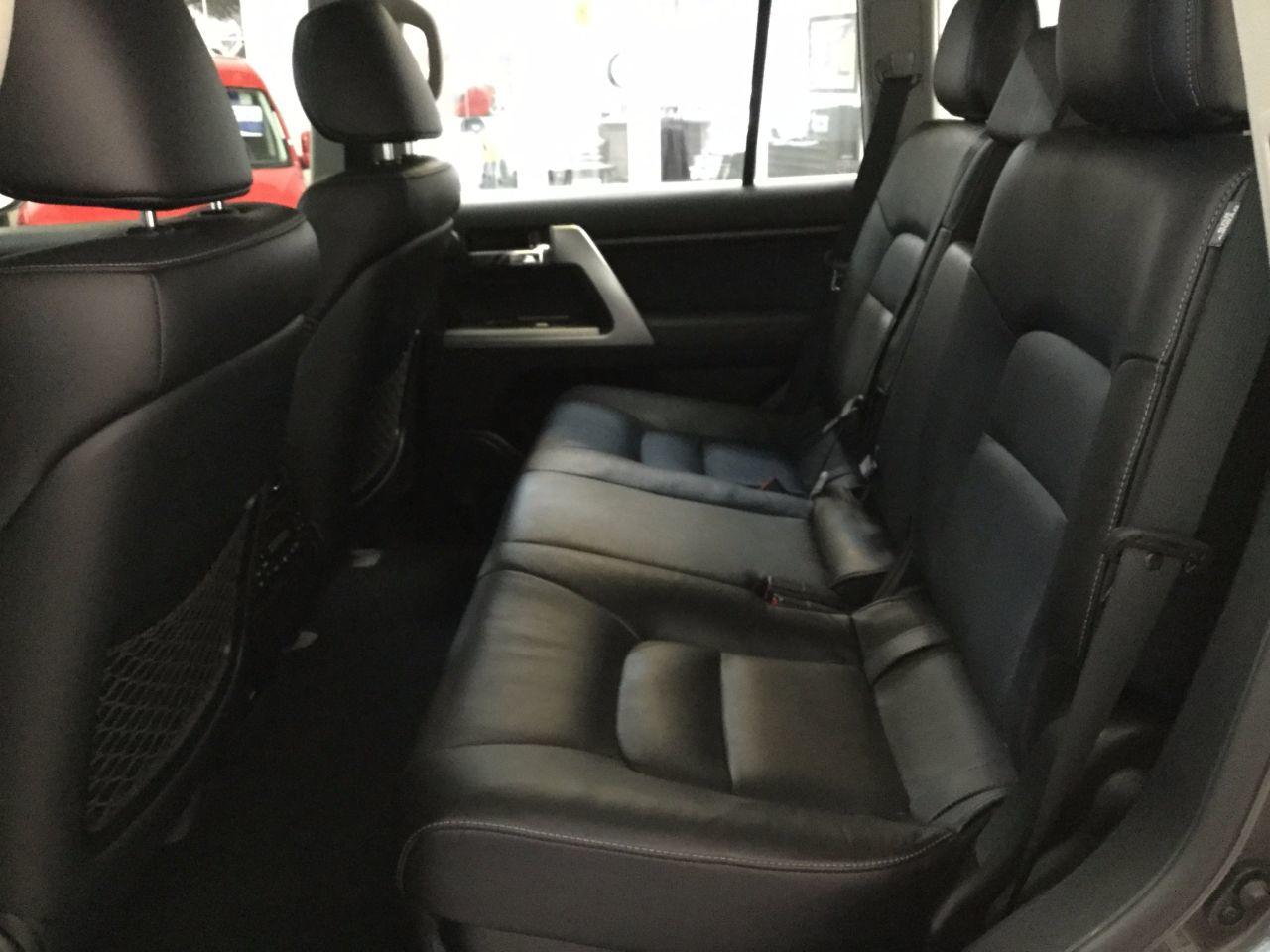 Toyota Land Cruiser 4.5 D-4D V8 5dr Auto Estate Diesel Grey Metallic