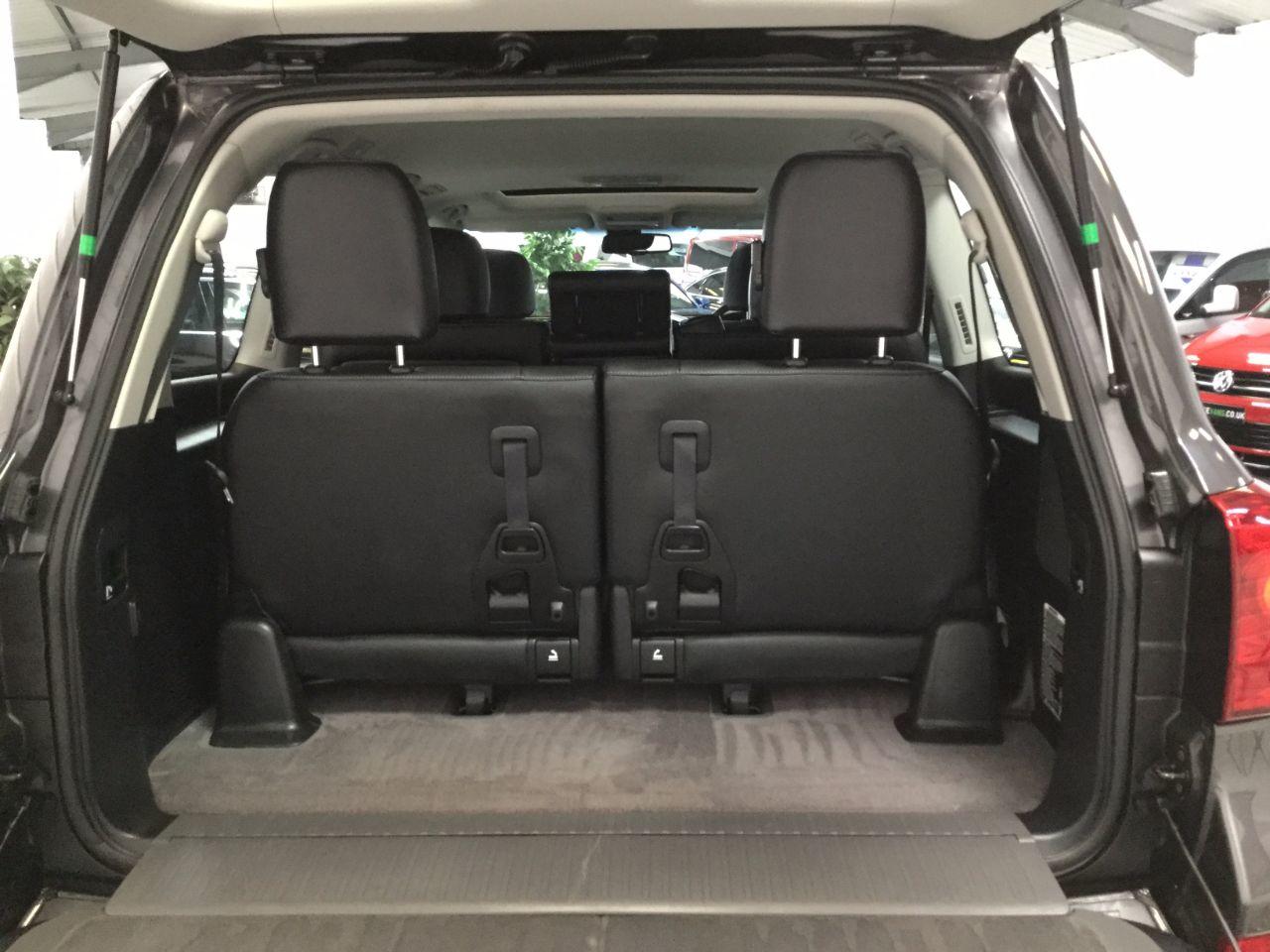 Toyota Land Cruiser 4.5 D-4D V8 5dr Auto Estate Diesel Grey Metallic