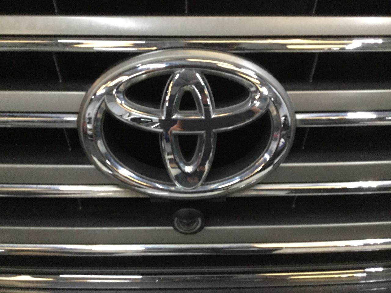 Toyota Land Cruiser 4.5 D-4D V8 5dr Auto Estate Diesel Grey Metallic