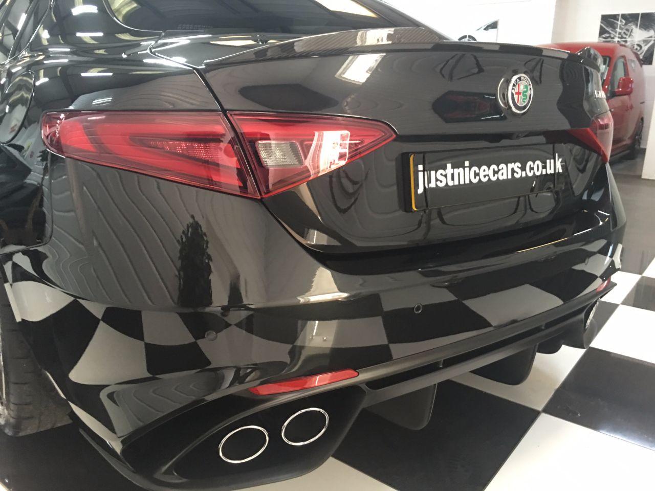 Alfa Romeo Giulia 2.9 V6 BiTurbo 510BHP Quadrifoglio 4dr Auto Saloon Petrol Volcano Black