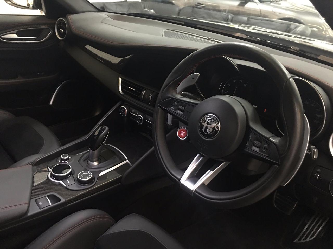 Alfa Romeo Giulia 2.9 V6 BiTurbo 510BHP Quadrifoglio 4dr Auto Saloon Petrol Volcano Black