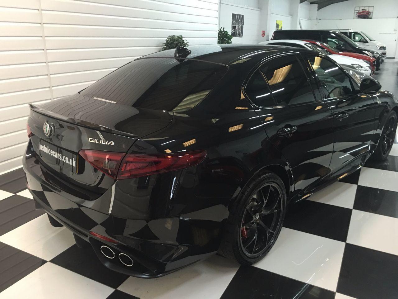 Alfa Romeo Giulia 2.9 V6 BiTurbo 510BHP Quadrifoglio 4dr Auto Saloon Petrol Volcano Black