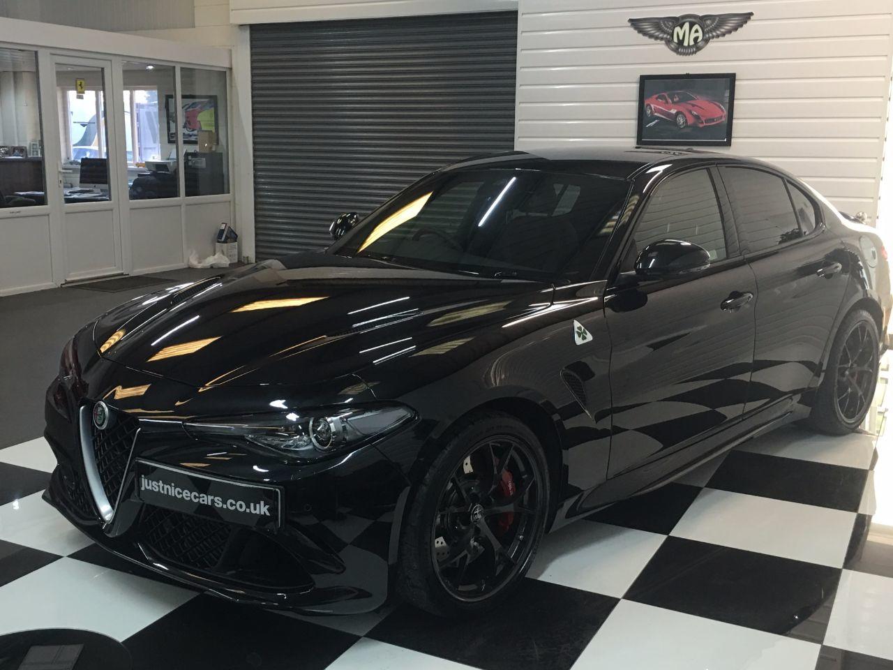Alfa Romeo Giulia 2.9 V6 BiTurbo 510BHP Quadrifoglio 4dr Auto Saloon Petrol Volcano Black