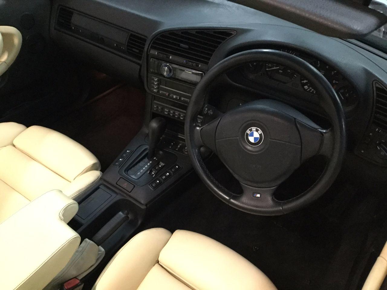 BMW 3 Series 2.8 328i 2dr Auto Convertible Petrol Romatic Red
