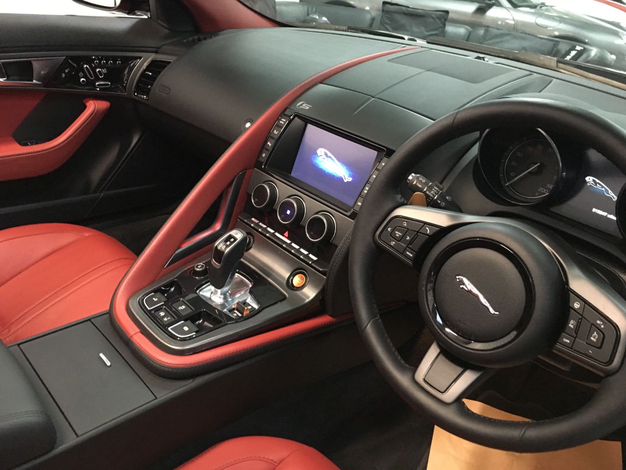 Jaguar F-type 5.0 Supercharged V8 S 2dr Auto Convertible Petrol Salsa Red