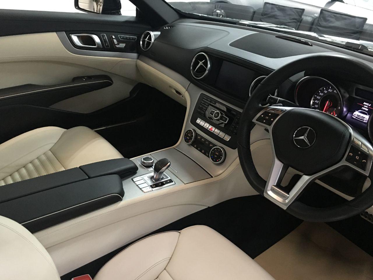Mercedes-Benz SL Class 3.0 SL 400 AMG Sport 2dr Auto 333BHP Convertible Petrol Black
