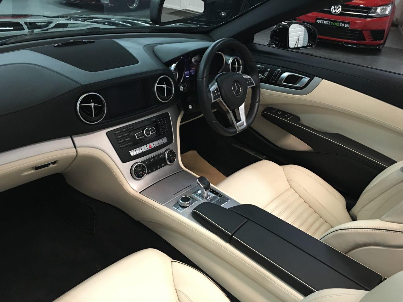 Mercedes-Benz SL Class 3.0 SL 400 AMG Sport 2dr Auto 333BHP Convertible Petrol Black