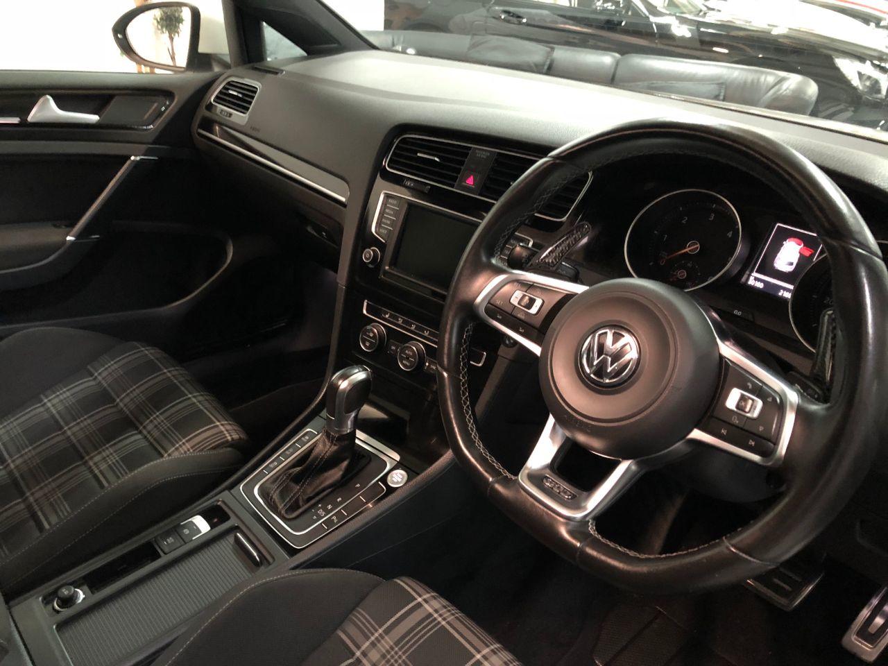 Volkswagen Golf 2.0 TDI GTD 5dr DSG Auto PAN ROOF~HEATED SEATS~SAT NAV~ Hatchback Diesel Candy White