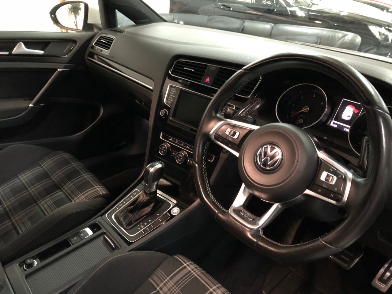 Volkswagen Golf 2.0 TDI GTD 5dr DSG Auto PAN ROOF~HEATED SEATS~SAT NAV~ Hatchback Diesel Candy White