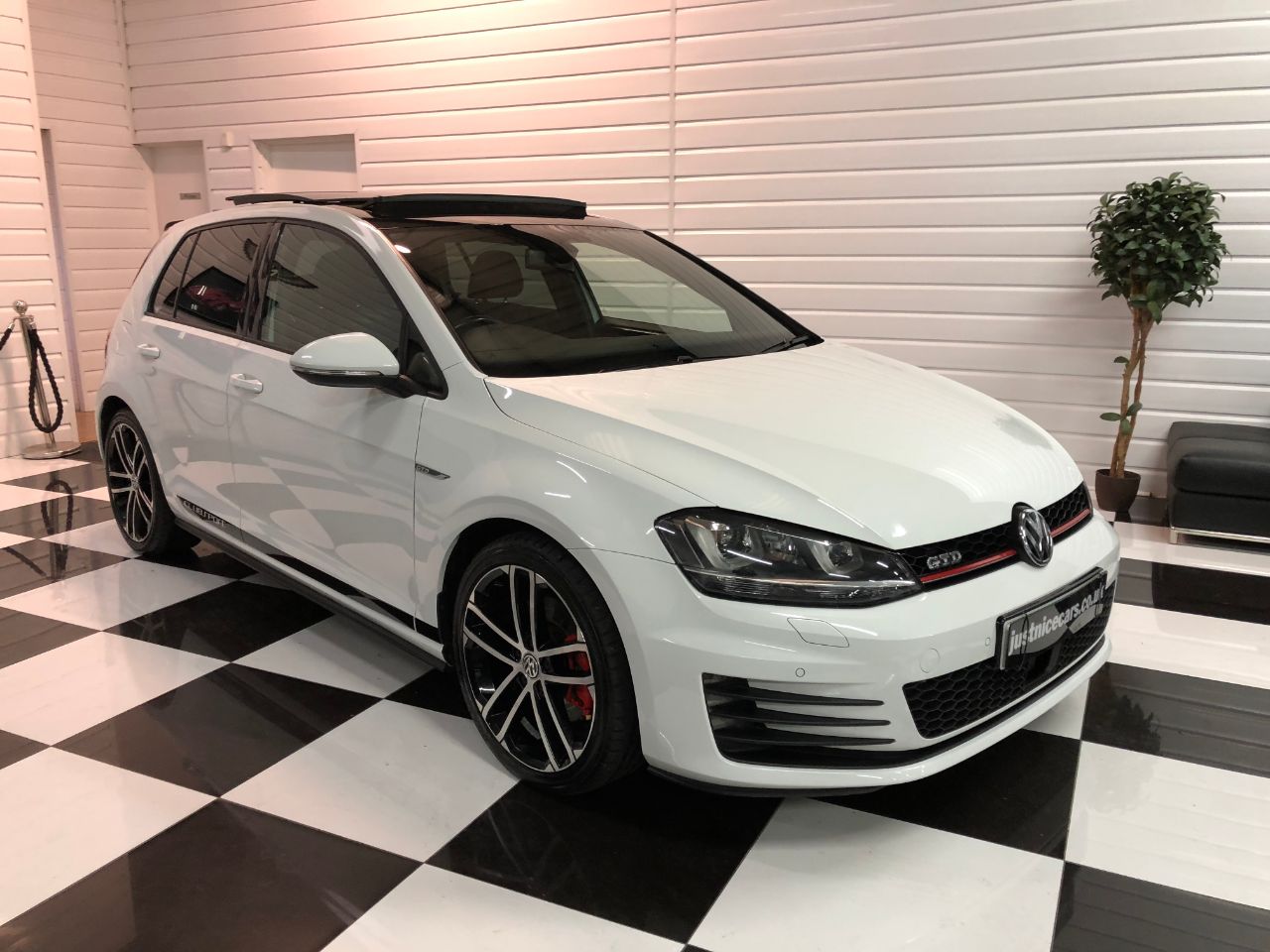 Volkswagen Golf 2.0 TDI GTD 5dr DSG Auto PAN ROOF~HEATED SEATS~SAT NAV~ Hatchback Diesel Candy White