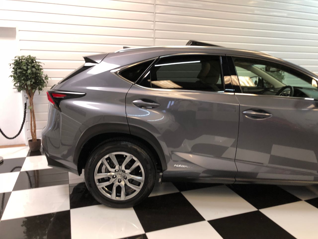 Lexus Nx 300h 2.5 Luxury 5dr Convenience Pack~Sun Roof~ Estate Hybrid Mercury Grey