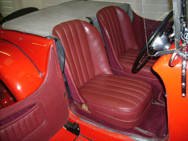 Aston Martin V8 0.0 15/98 ROADSTER Saloon Petrol Red