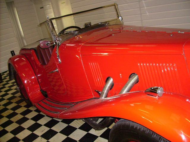 Aston Martin V8 0.0 15/98 ROADSTER Saloon Petrol Red