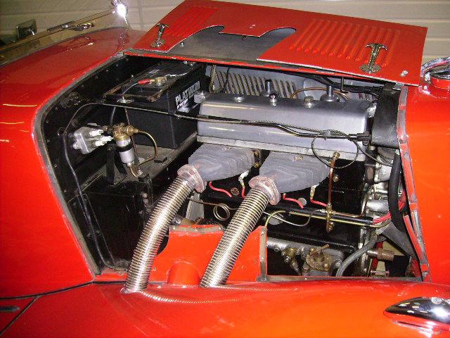 Aston Martin V8 0.0 15/98 ROADSTER Saloon Petrol Red