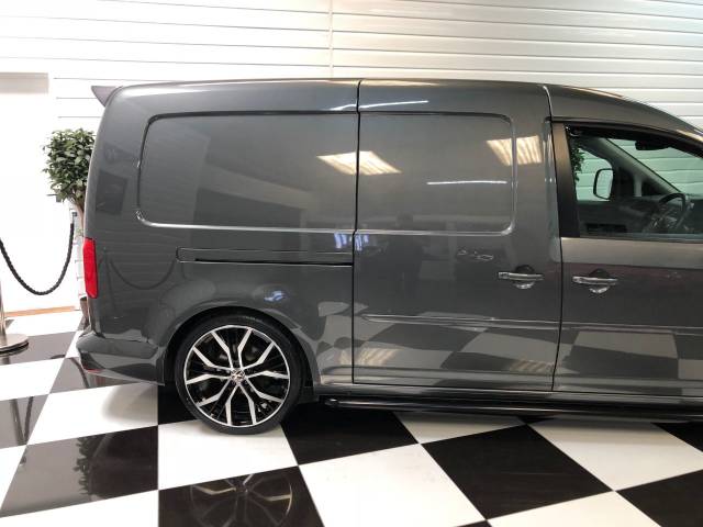 2016 Volkswagen Caddy Maxi Tailgate Van 2.0 TDI DSG AUTO R Edition BlueMotion Tech 102PS Highline Van DSG