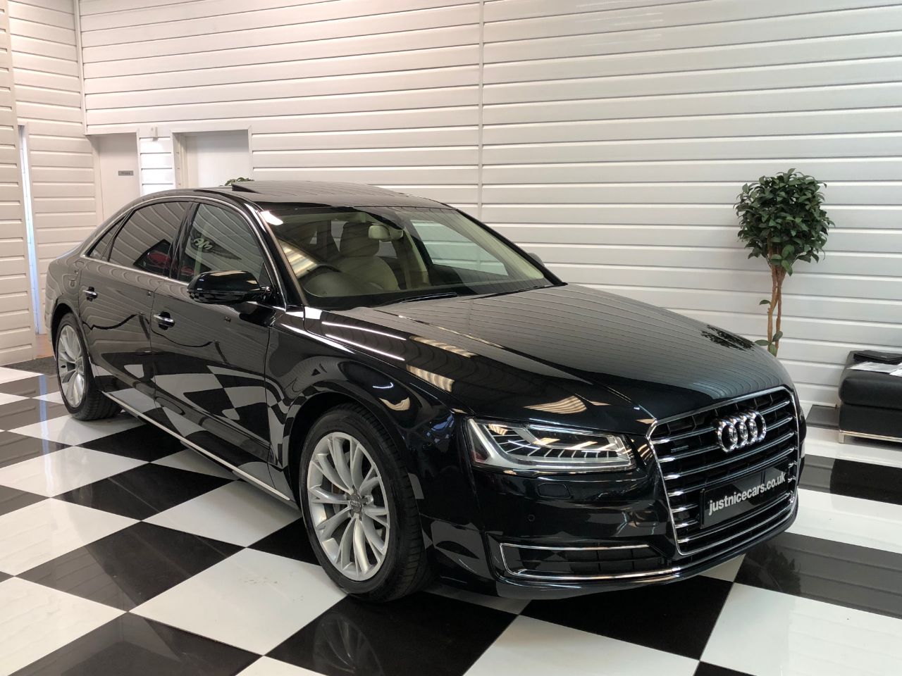 Audi A8 3.0 TDI Quattro SE Executive LWB 4dr Tip Auto Saloon Diesel Phantom Black