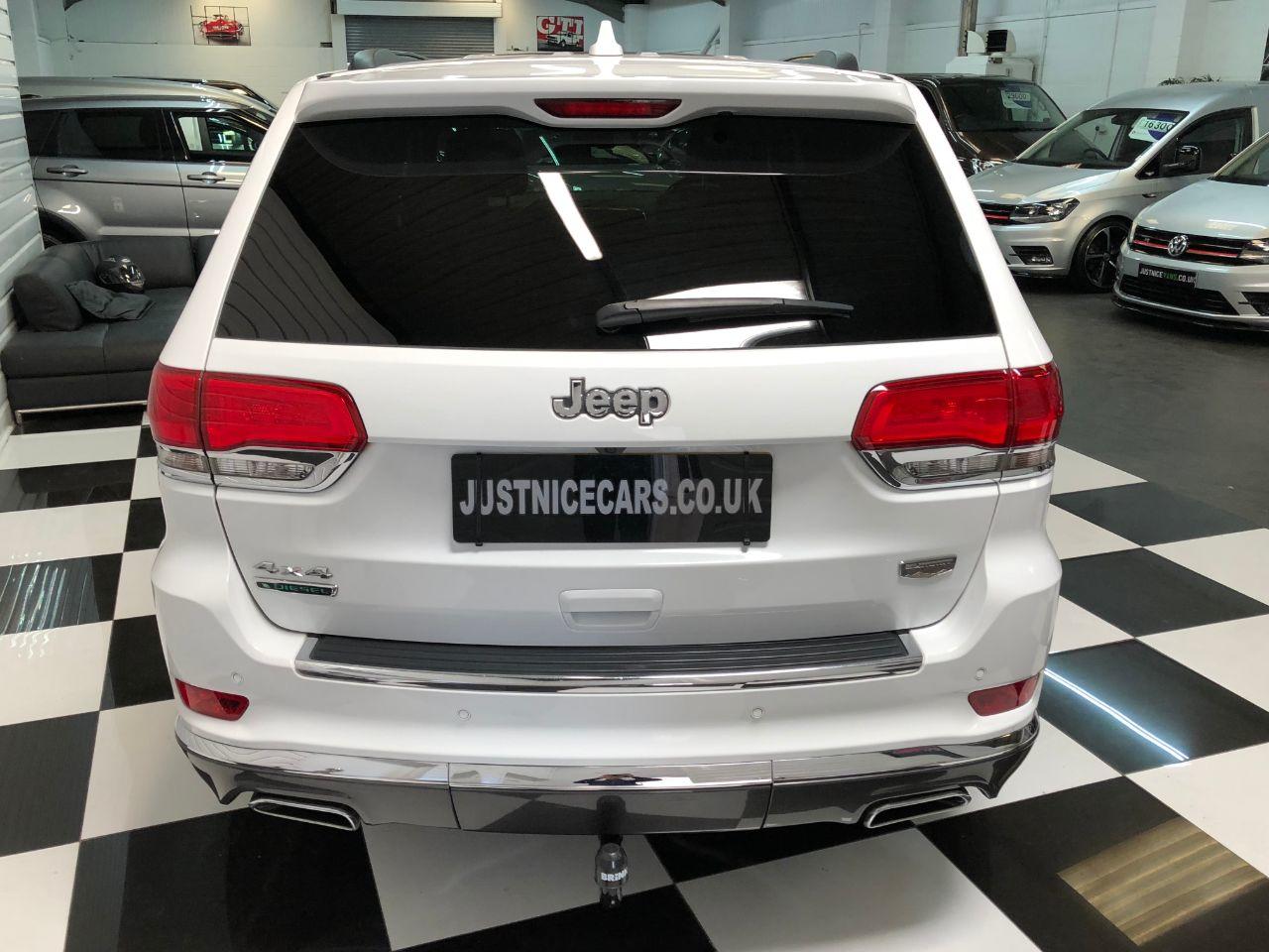Jeep Grand Cherokee 3.0 CRD Summit 5dr Auto Estate Diesel White
