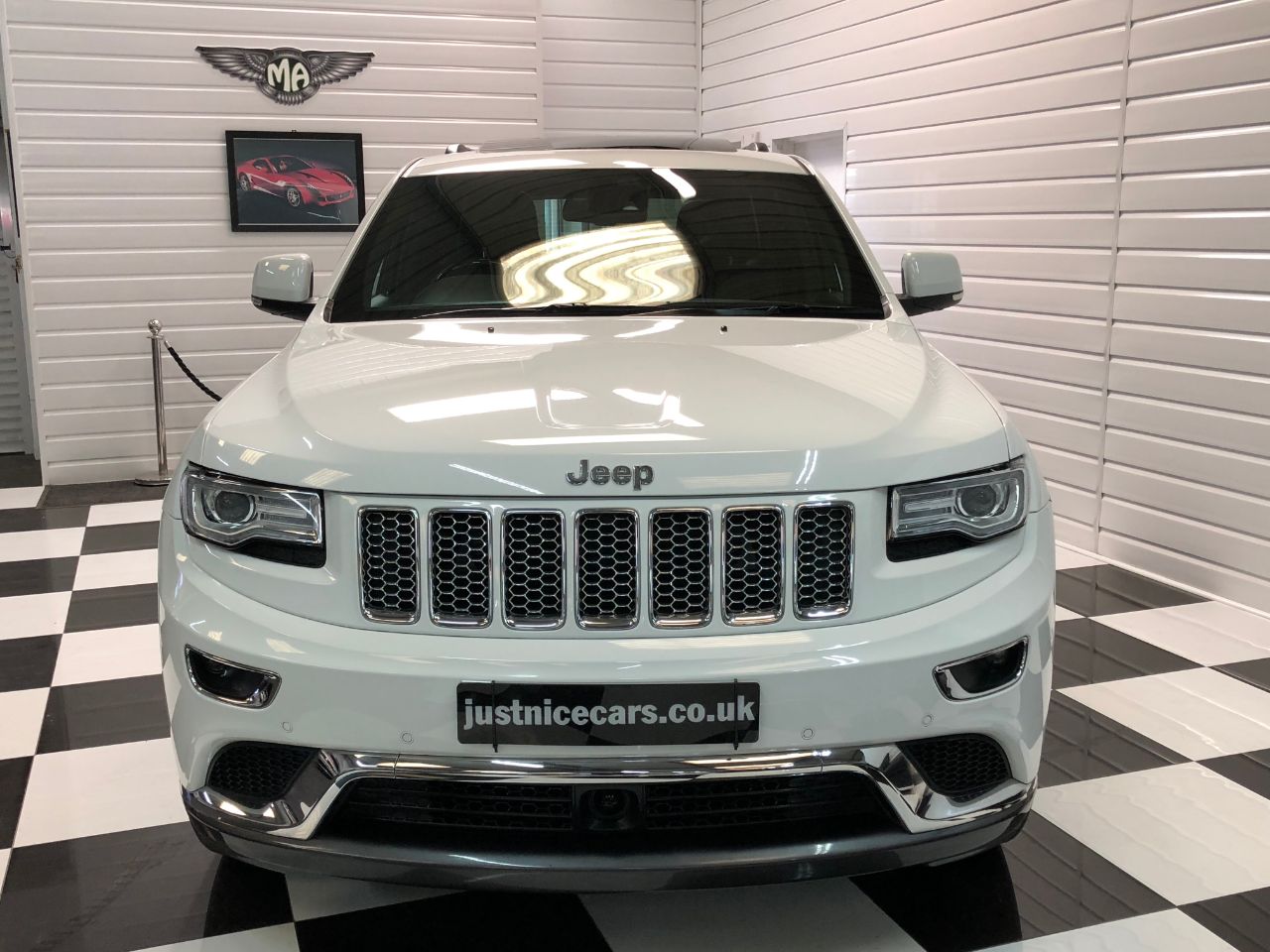 Jeep Grand Cherokee 3.0 CRD Summit 5dr Auto Estate Diesel White