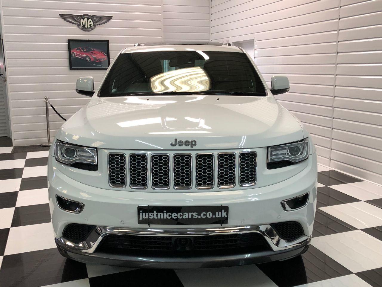 Jeep Grand Cherokee 3.0 CRD Summit 5dr Auto Estate Diesel White