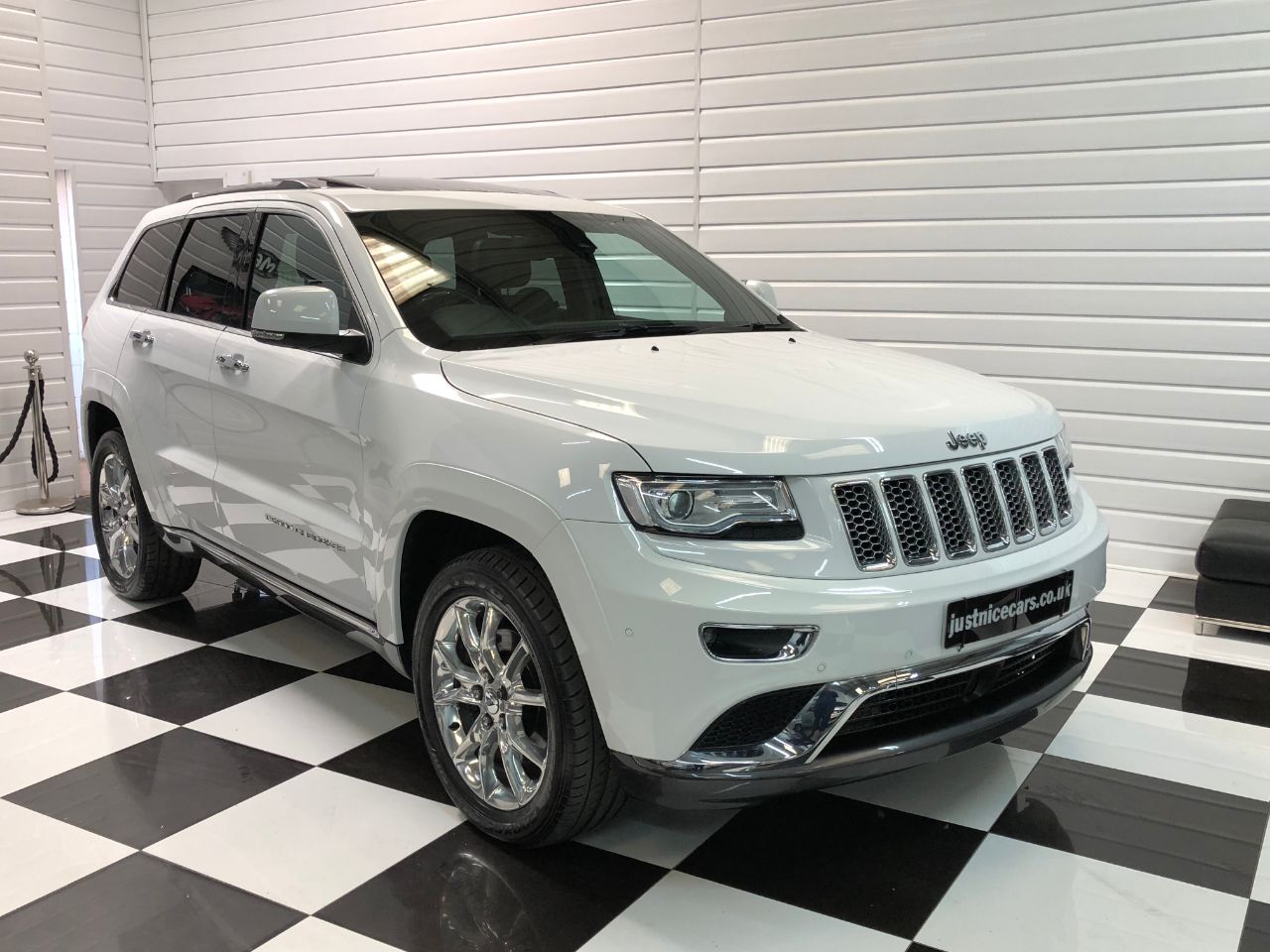 Jeep Grand Cherokee 3.0 CRD Summit 5dr Auto Estate Diesel White
