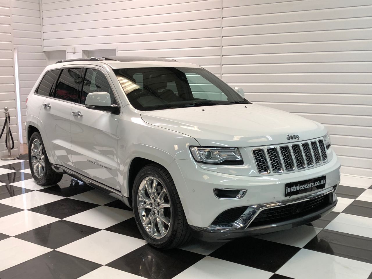 Jeep Grand Cherokee 3.0 CRD Summit 5dr Auto Estate Diesel White