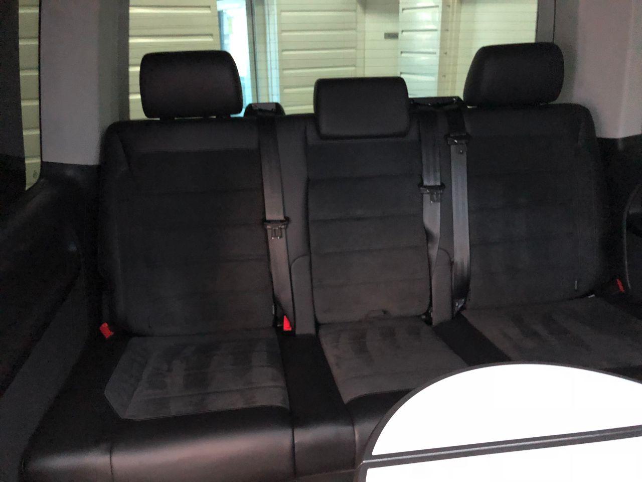 Volkswagen Caravelle 2.0 BiTDi 204BHP Executive SWB 5dr DSG 4Motion MPV Diesel Black