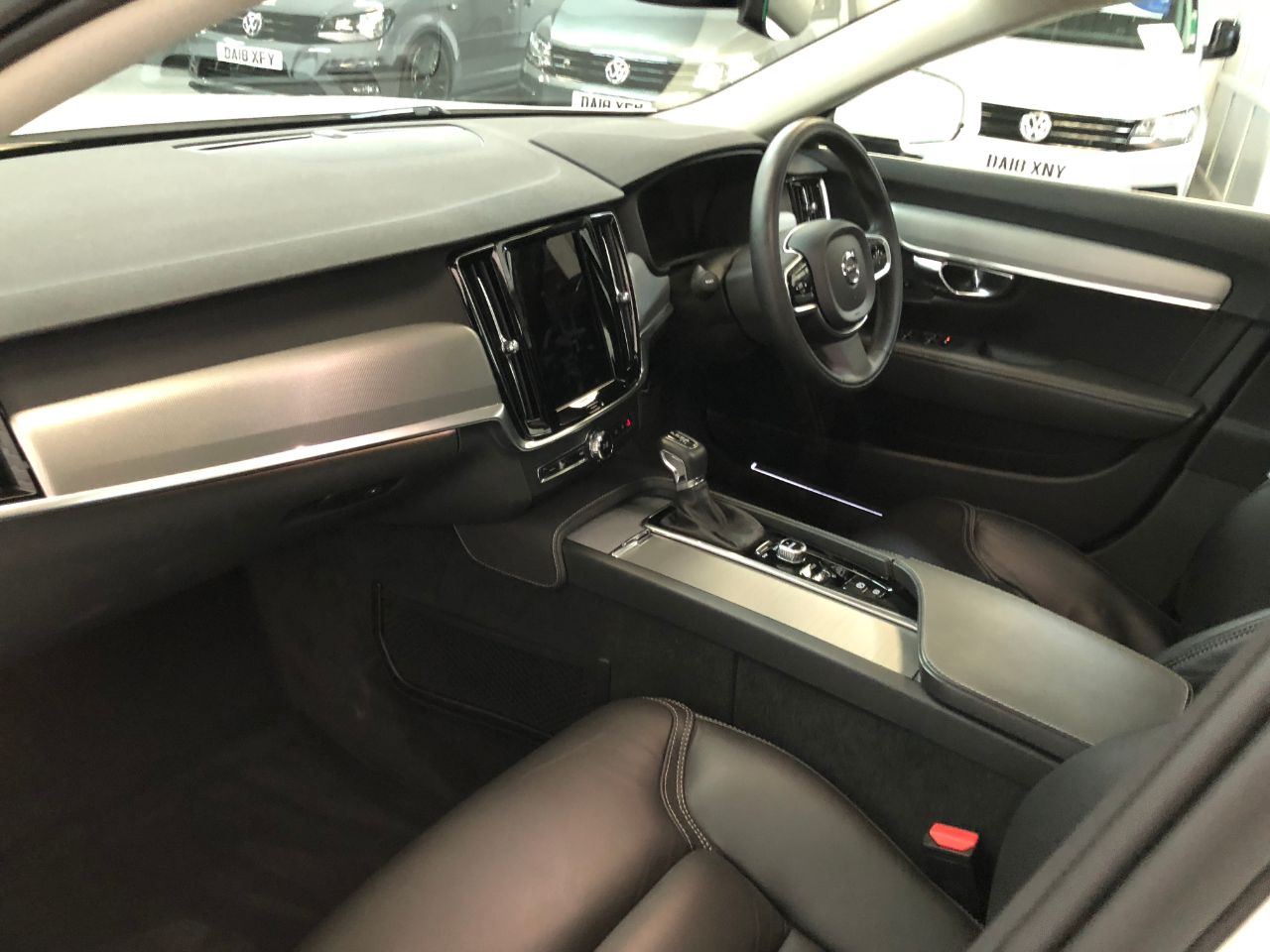 Volvo S90 2.0 D4 Inscription 4dr Geartronic~£3,400 of Options~ Saloon Diesel Ice White