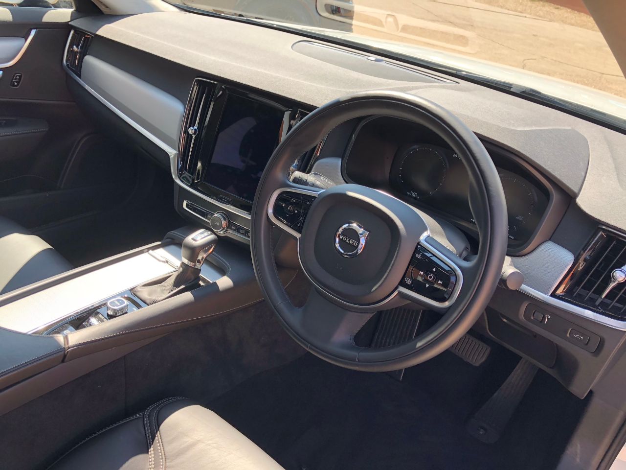 Volvo S90 2.0 D4 Inscription 4dr Geartronic~£3,400 of Options~ Saloon Diesel Ice White