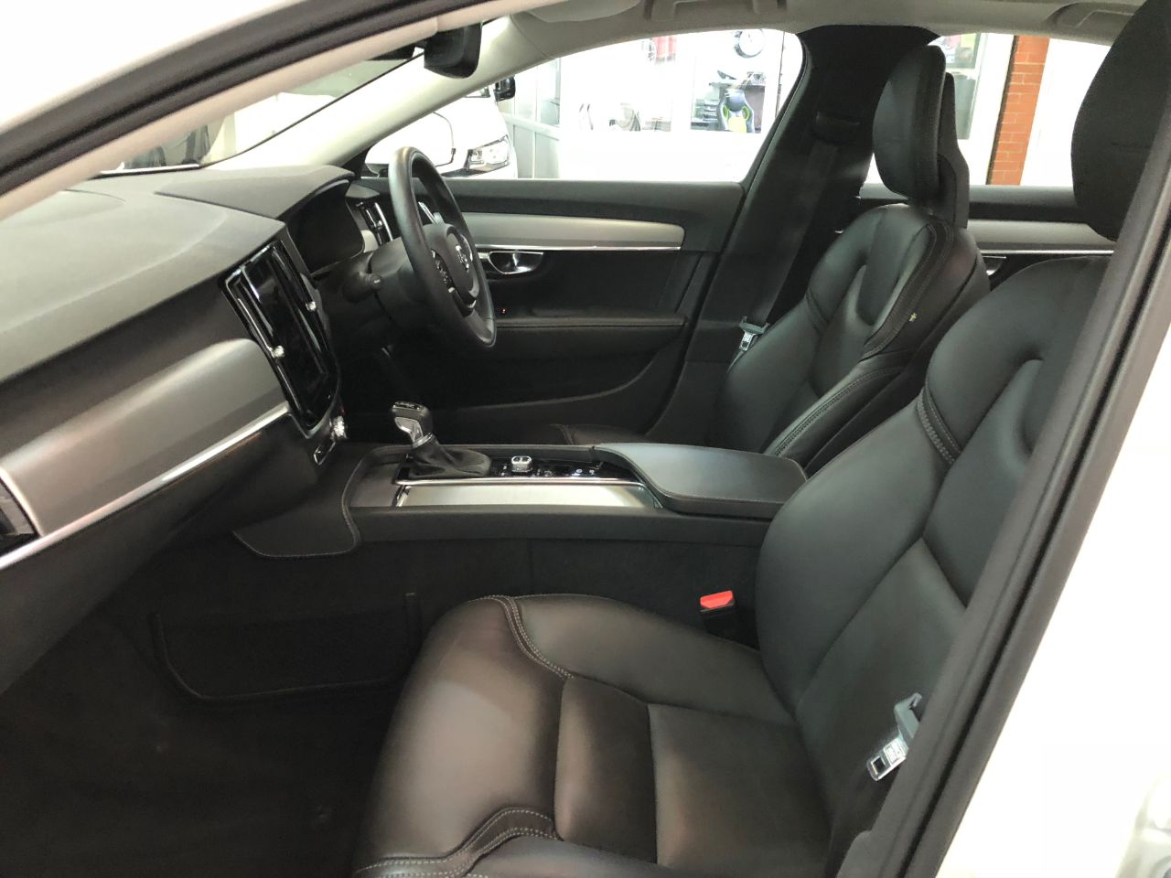 Volvo S90 2.0 D4 Inscription 4dr Geartronic~£3,400 of Options~ Saloon Diesel Ice White