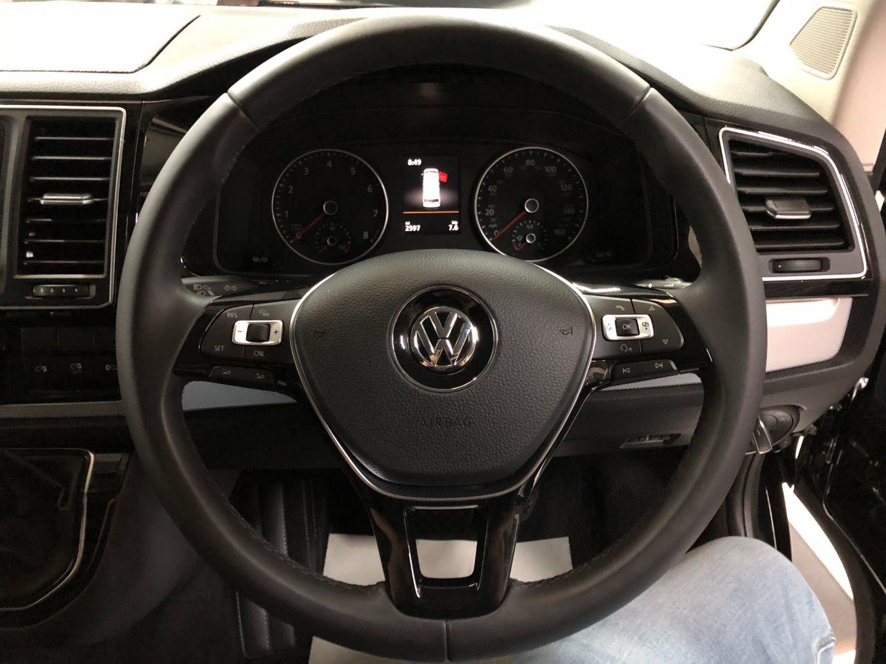 Volkswagen Caravelle 2.0 TSi BlueMotion Tech 204BHP Executive 5dr DSG Petrol Minibus Petrol Deep Black Pearl