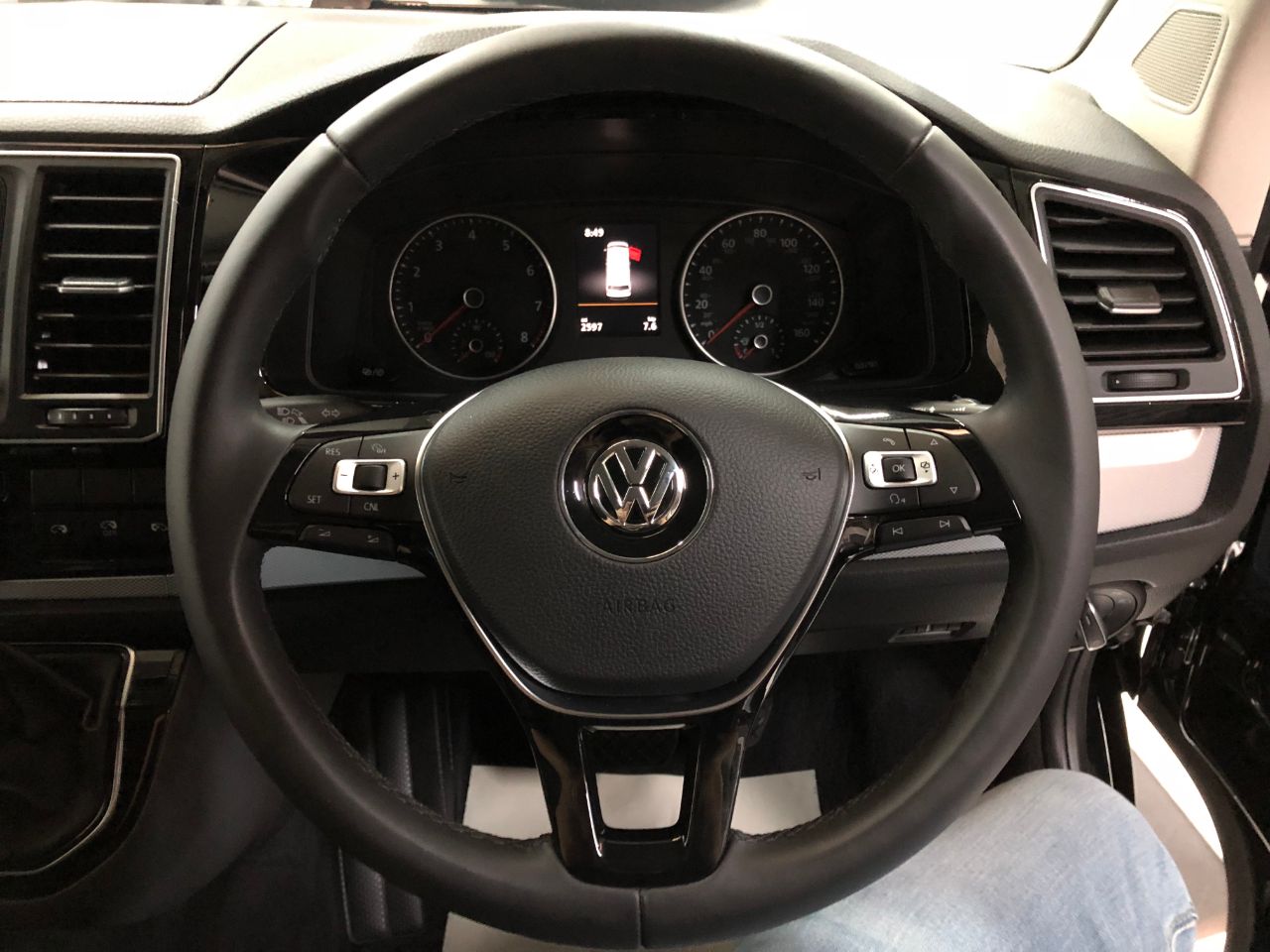 Volkswagen Caravelle 2.0 TSi BlueMotion Tech 204BHP Executive 5dr DSG Petrol Minibus Petrol Deep Black Pearl