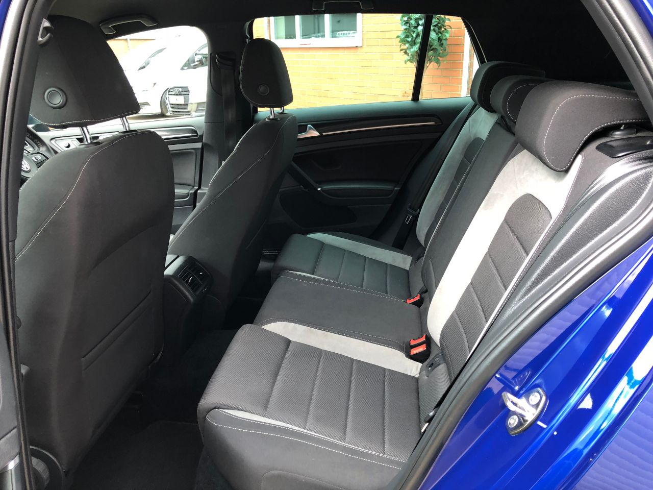 Volkswagen Golf 2.0 TSi R 5dr DSG Auto 300BHP Hatchback Petrol Lapiz Blue