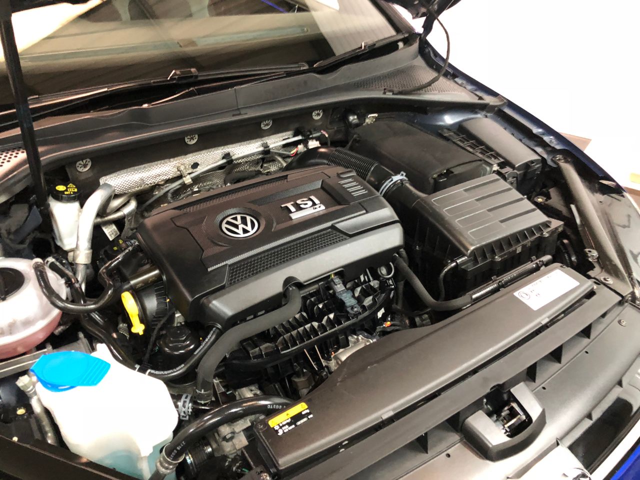 Volkswagen Golf 2.0 TSi R 5dr DSG Auto 300BHP Hatchback Petrol Lapiz Blue