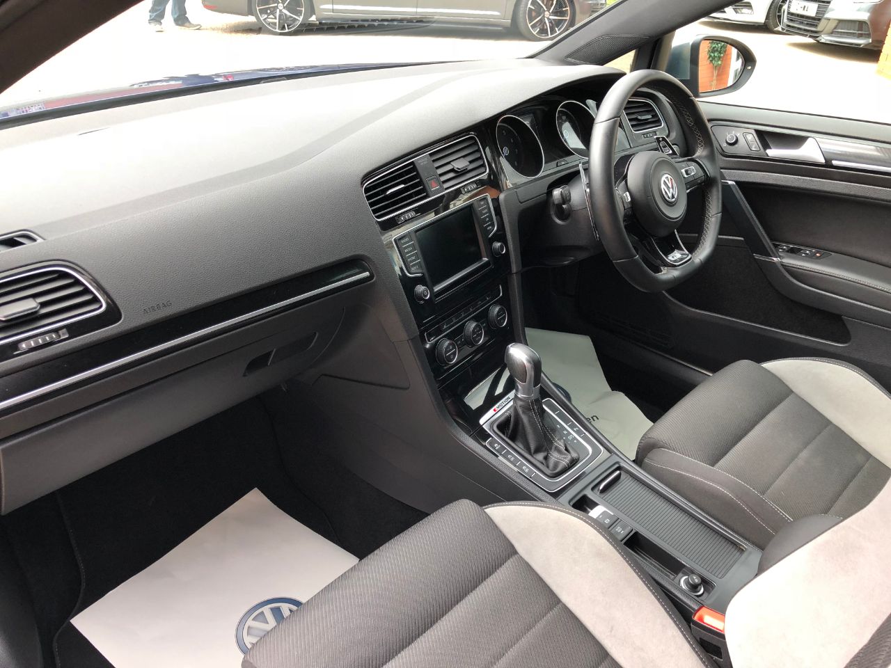 Volkswagen Golf 2.0 TSi R 5dr DSG Auto 300BHP Hatchback Petrol Lapiz Blue