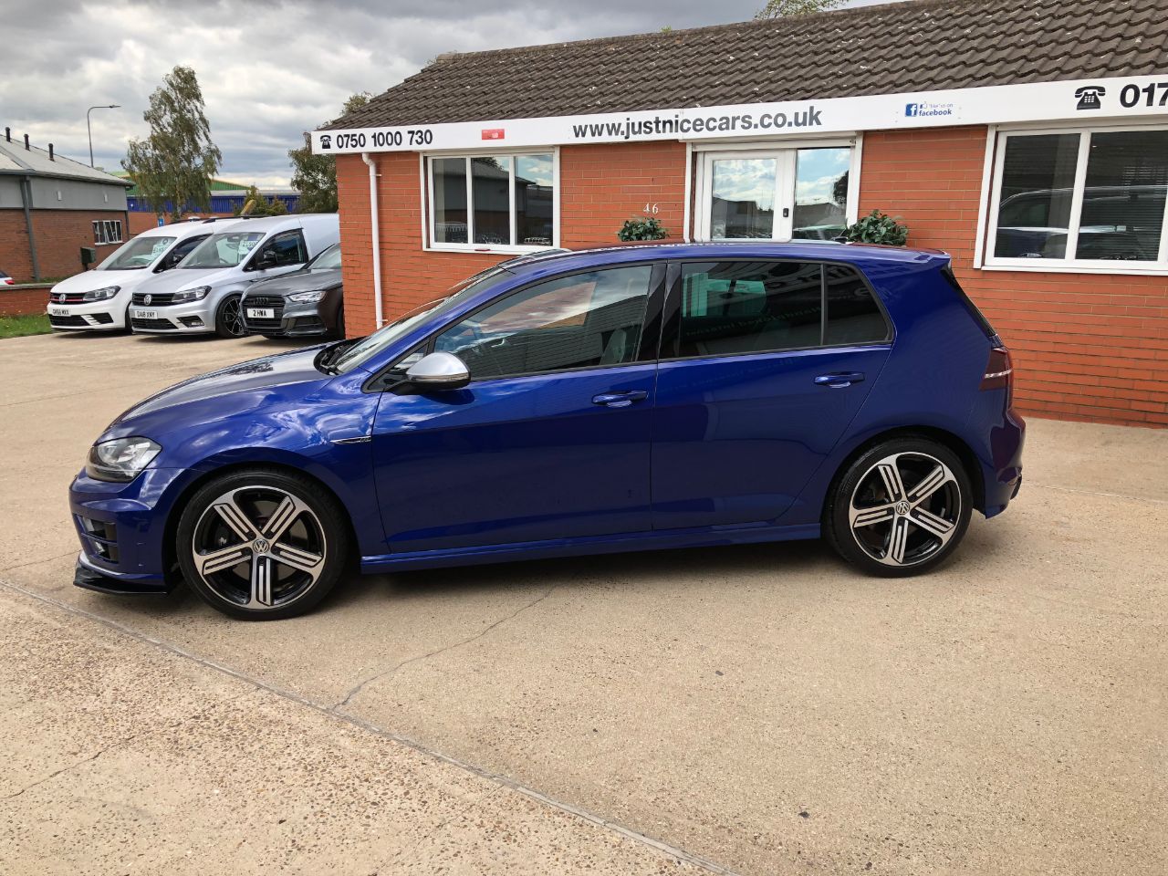 Volkswagen Golf 2.0 TSi R 5dr DSG Auto 300BHP Hatchback Petrol Lapiz Blue