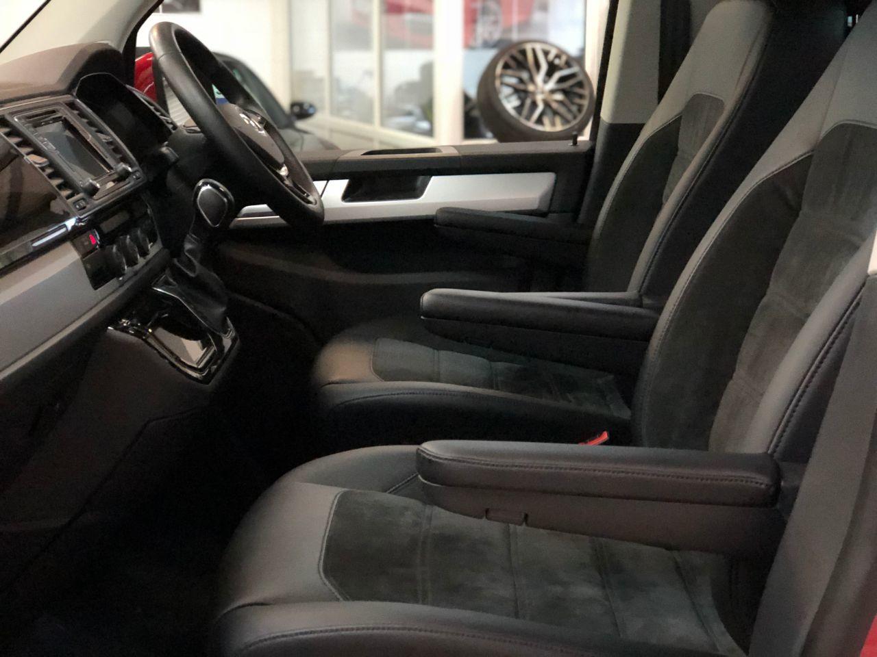 Volkswagen Caravelle 2.0 TDI BlueMotion Tech 150 Executive 5dr DSG Minibus Diesel Cherry Red