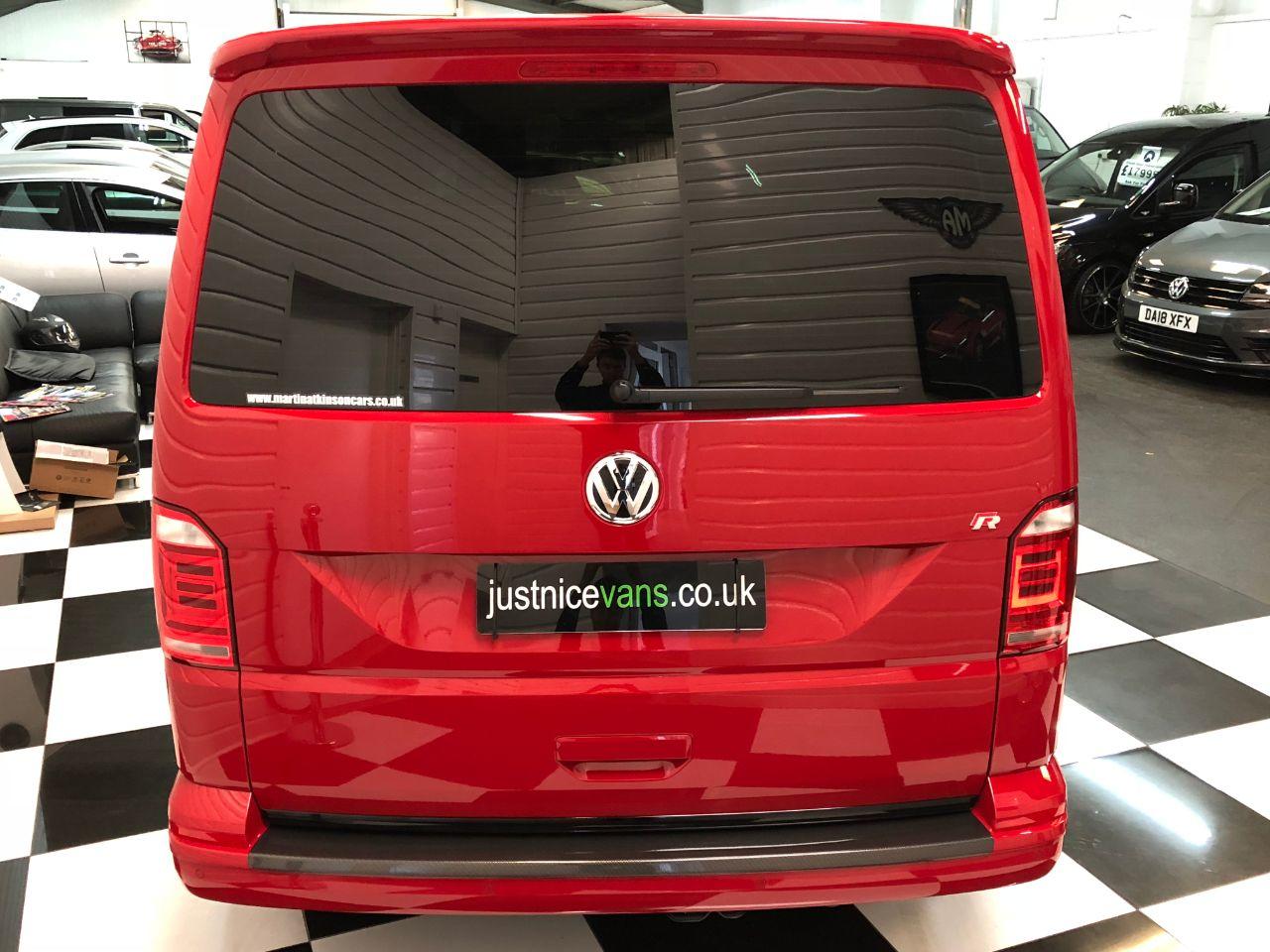 Volkswagen Caravelle 2.0 TDI BlueMotion Tech 150 Executive 5dr DSG Minibus Diesel Cherry Red