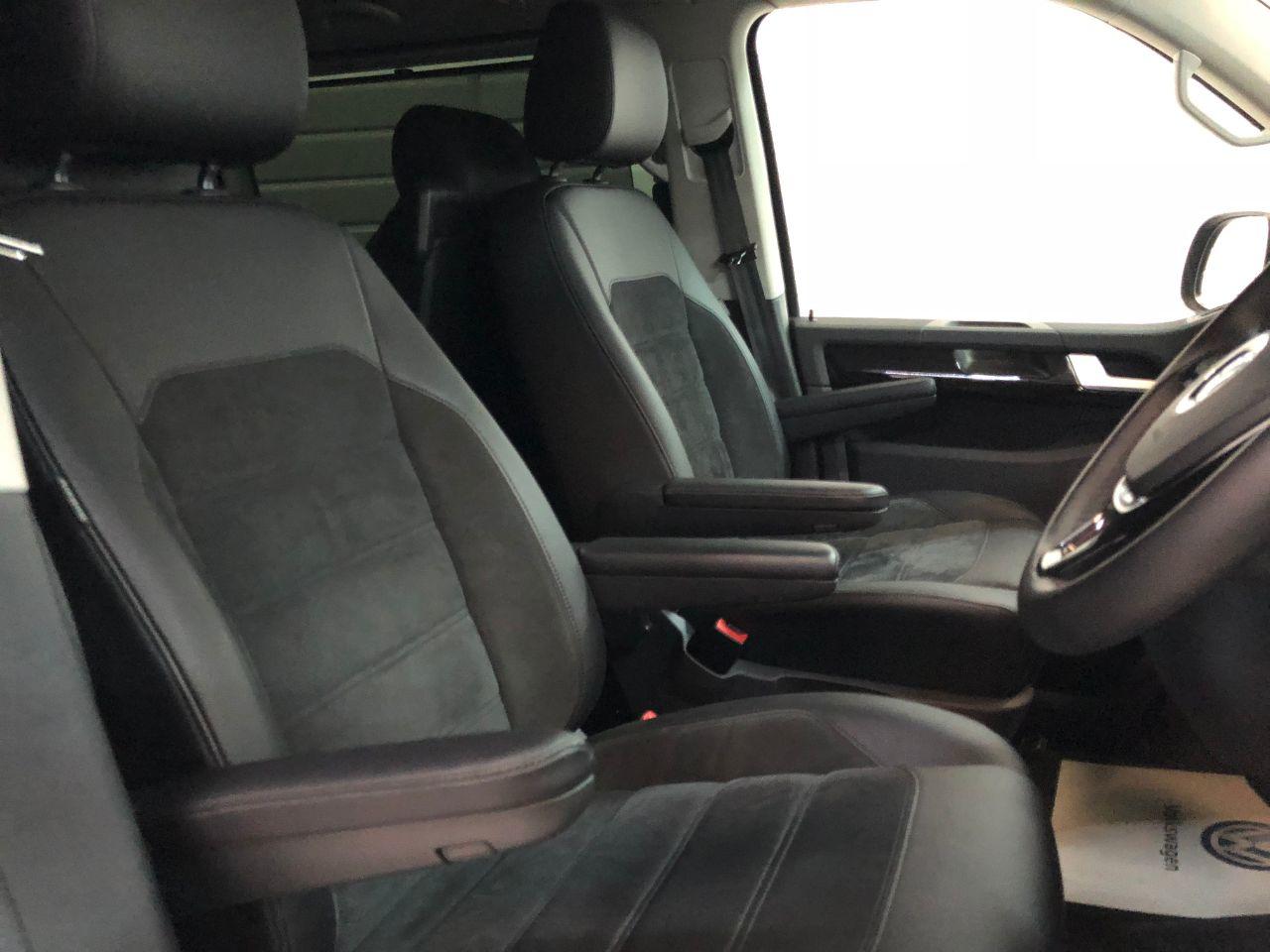 Volkswagen Caravelle 2.0 TDI BlueMotion Tech 150 Executive 5dr DSG Minibus Diesel Indium Grey