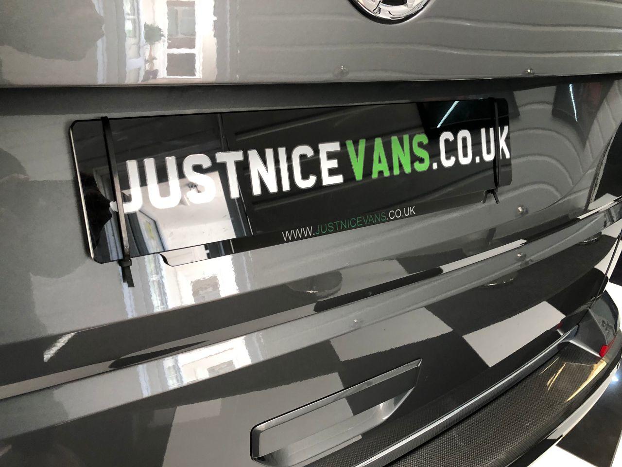 Volkswagen Caravelle 2.0 TDI BlueMotion Tech 150 Executive 5dr DSG Minibus Diesel Indium Grey