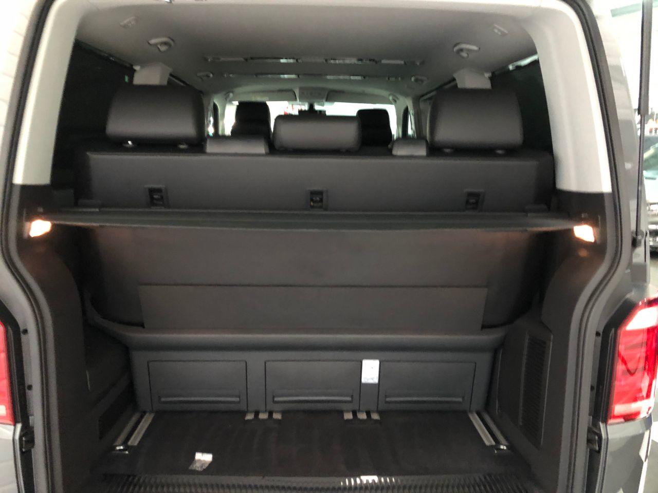 Volkswagen Caravelle 2.0 TDI BlueMotion Tech 150 Executive 5dr DSG Minibus Diesel Indium Grey