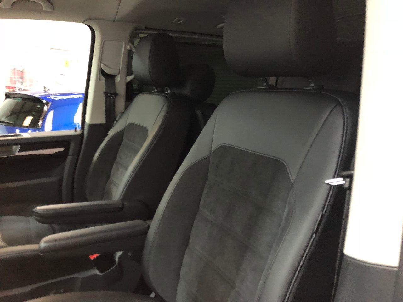 Volkswagen Caravelle 2.0 TDI BlueMotion Tech 150 Executive 5dr DSG Minibus Diesel Indium Grey