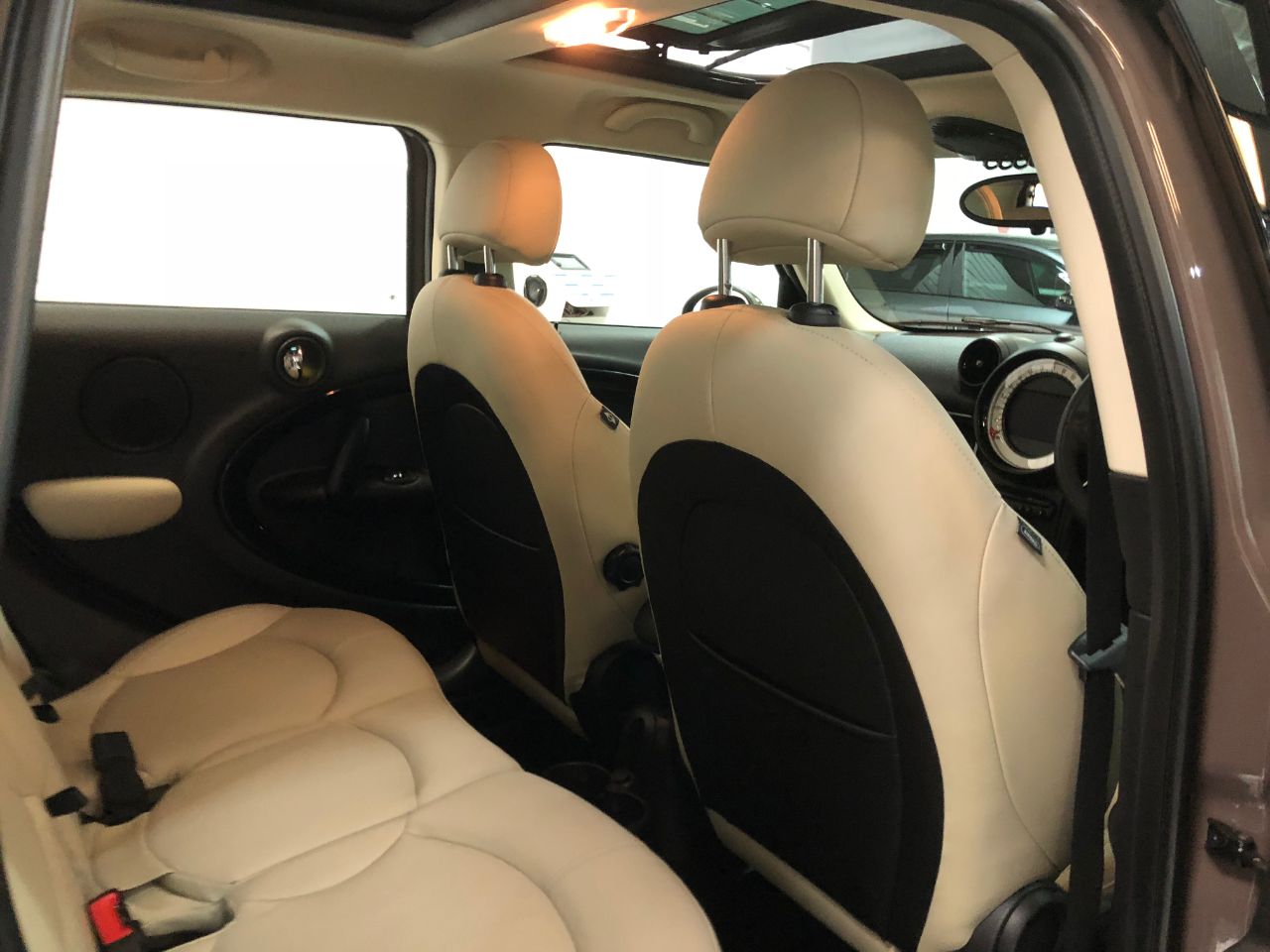 Mini Countryman 2.0 Cooper D ALL4 4X4 5dr Auto~HUGE SPEC~ Hatchback Diesel Light Coffee