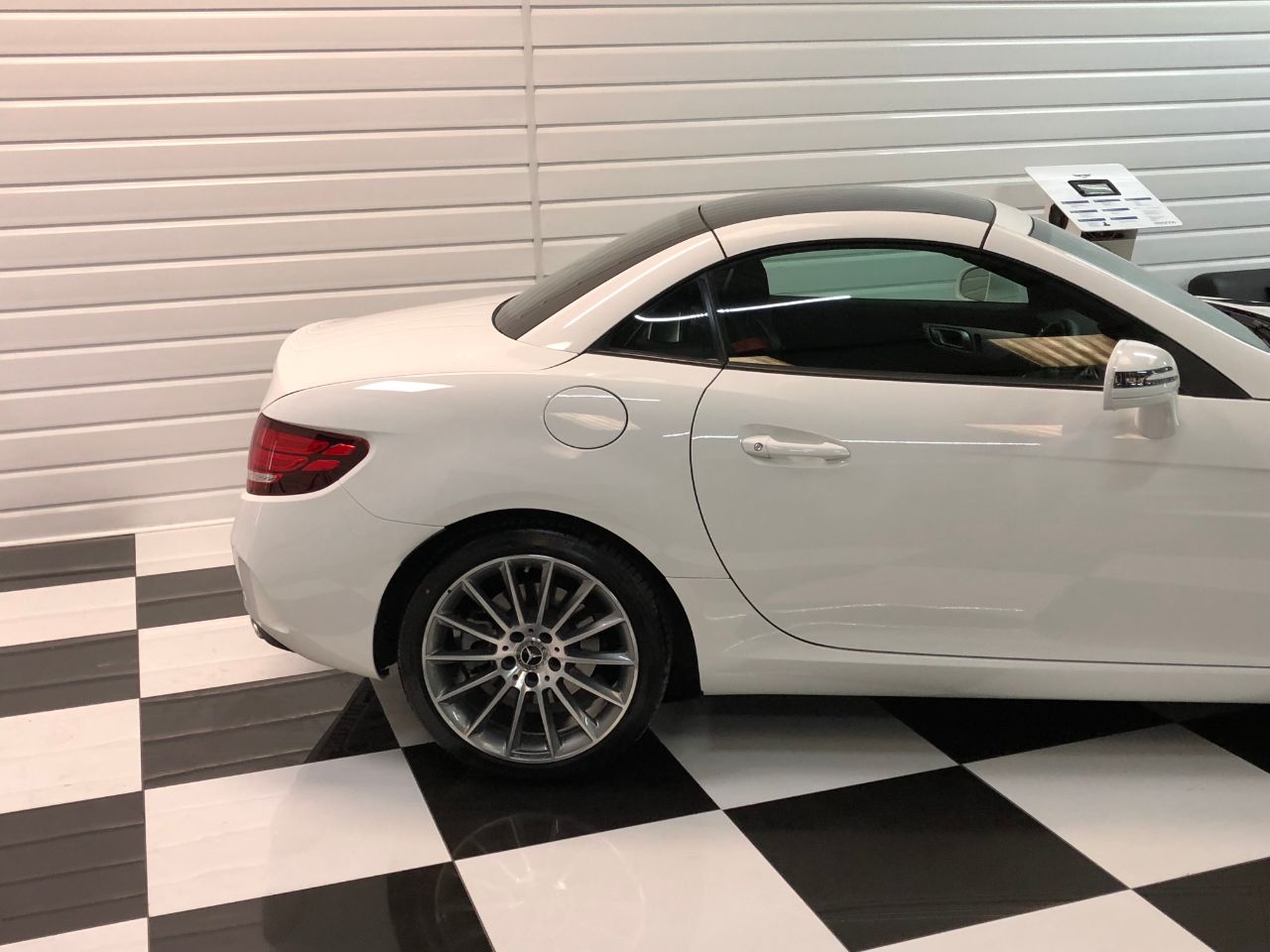 Mercedes-Benz SLC 2.0 SLC 200 AMG Line 2dr 9G-Tronic Convertible Petrol White